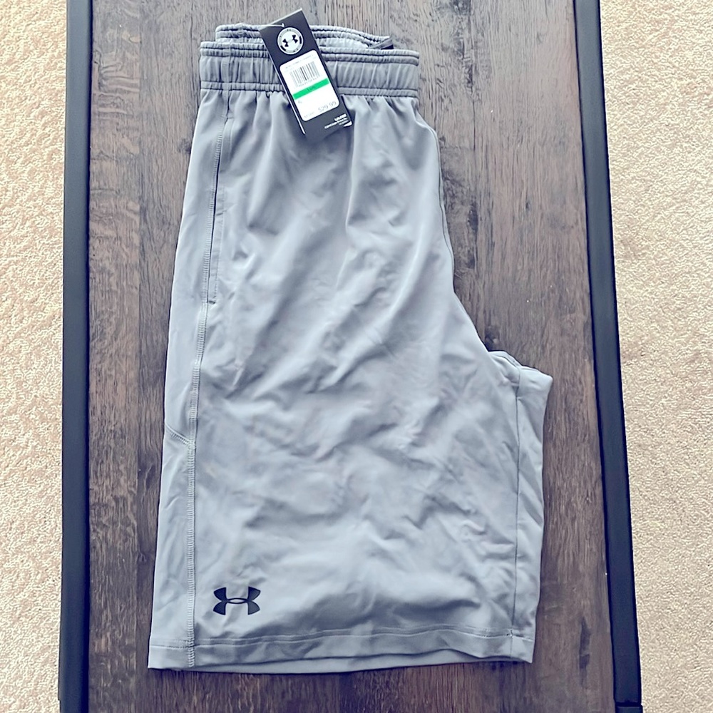 New! Under Armor Heat Gear men’s athletic shorts size large